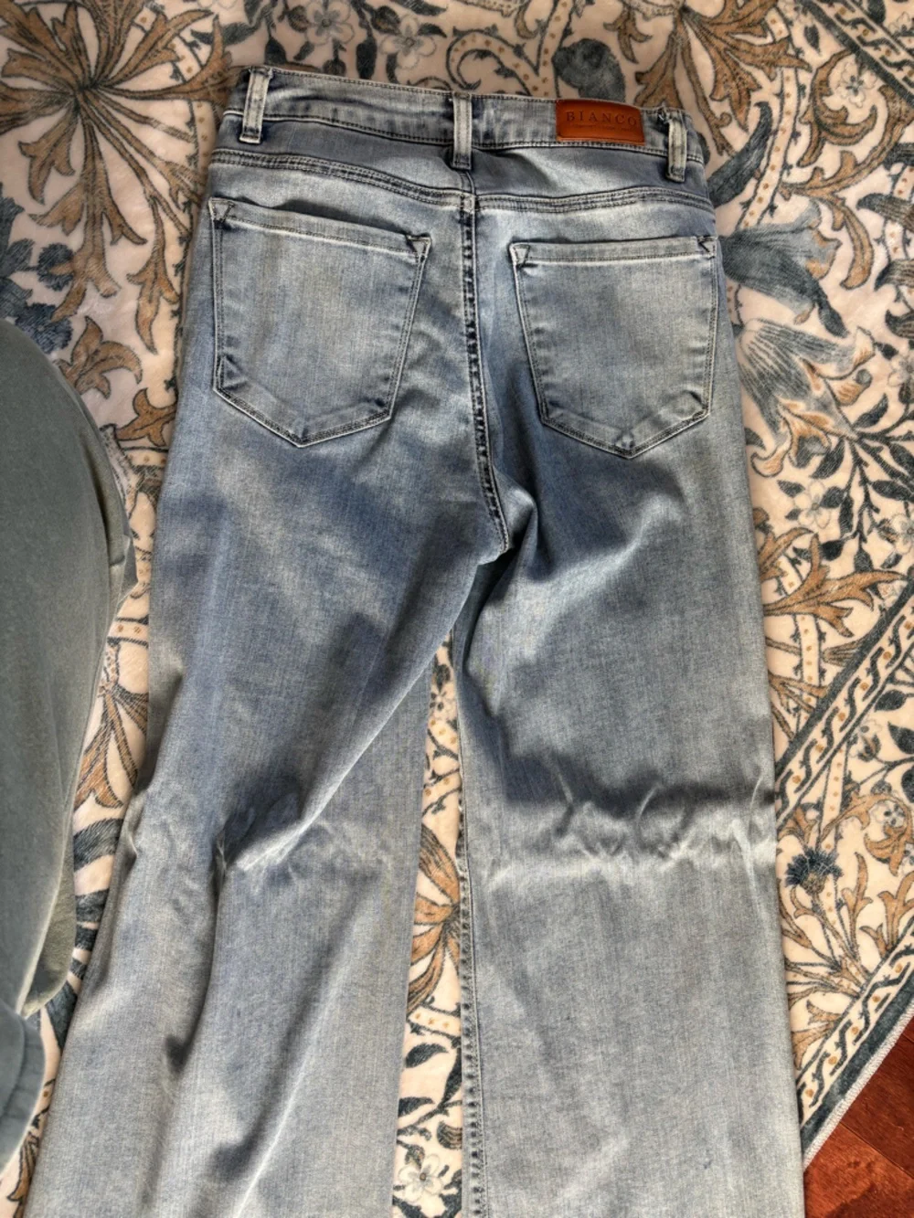 High-Rise Wide-Leg Jeans — Light Blue Wash - Picture 7 of 7